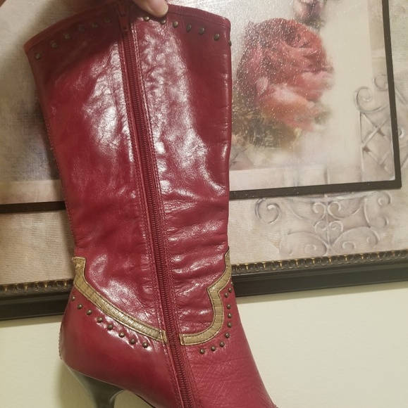 Boots - Picture 3 of 3